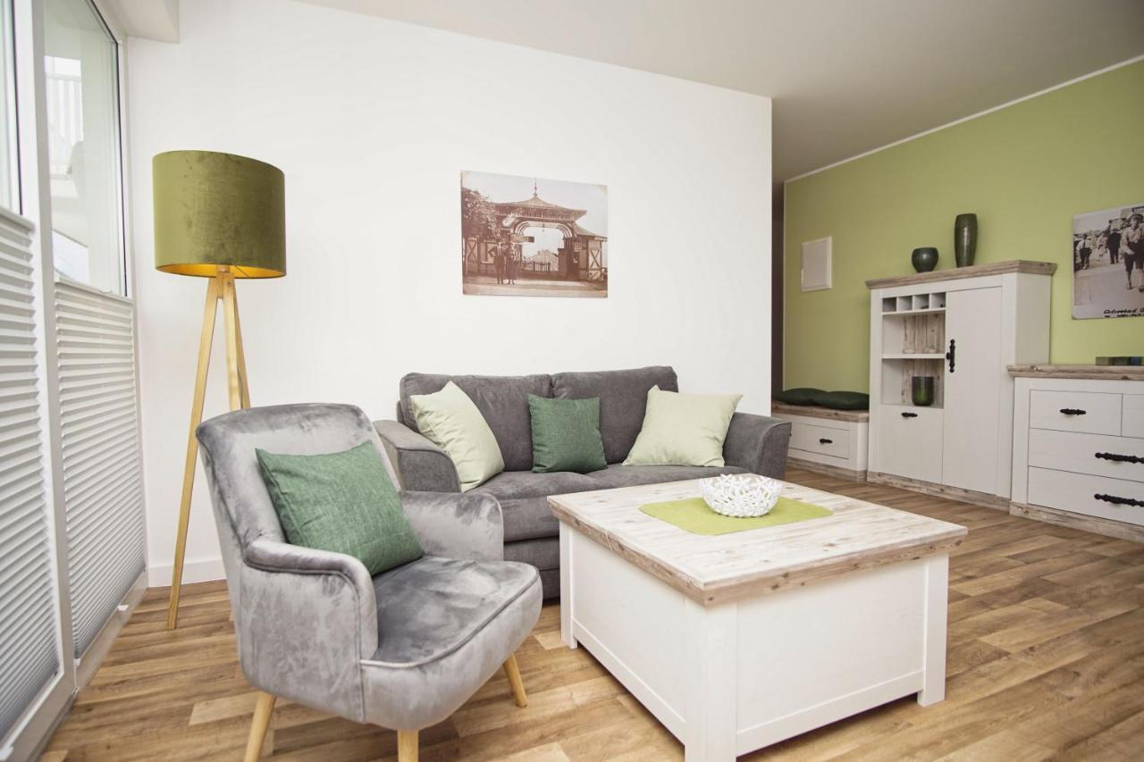 Terrasse, Gratis Nutzung Vom Ahoi Erlebnisbad Und Sauna In Sellin - Villa Karola Fewo 02 Goehren  Exterior photo