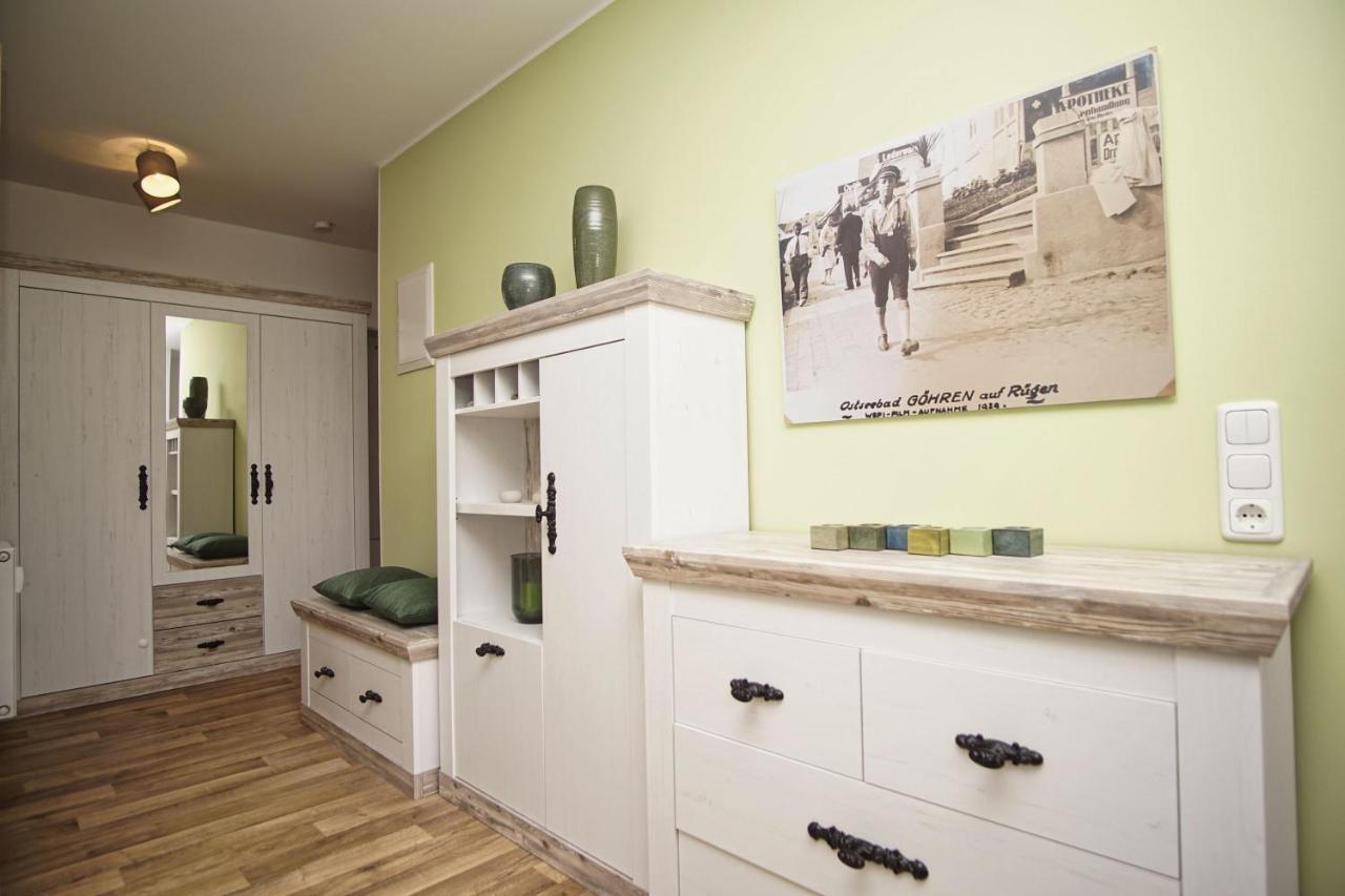 Terrasse, Gratis Nutzung Vom Ahoi Erlebnisbad Und Sauna In Sellin - Villa Karola Fewo 02 Goehren  Exterior photo